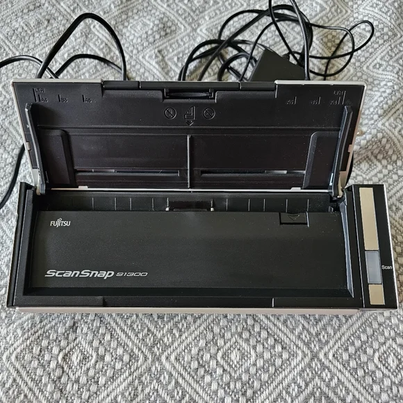 Fujitsu ScanSnap s1300… BRICK